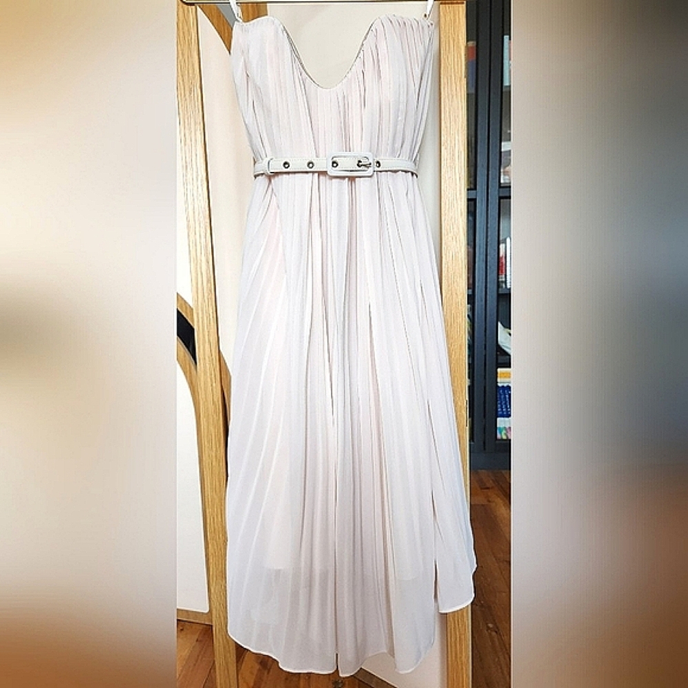 French Connection Strapless  Trapeze Cut Light Pink Dress W/Pleats & Belt Size 6